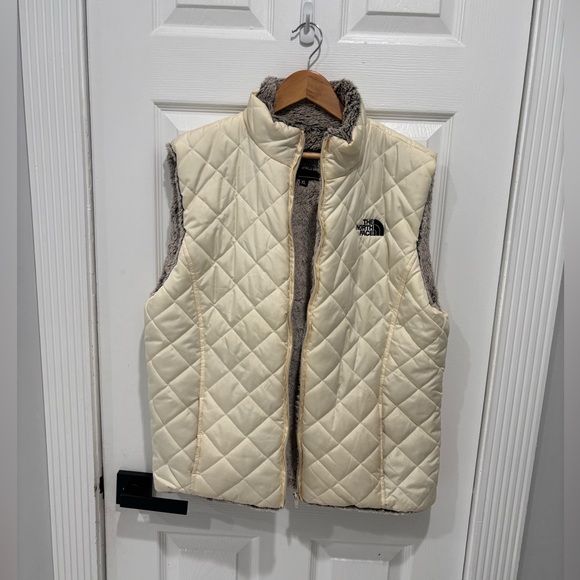 The North Face Jackets & Blazers - THE NORTH FACE S Fluffy Fleece/Ivory Size:XL